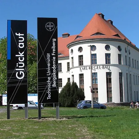 לינה וארוחת בוקר Live Eco In Freiberg - For Business & Students